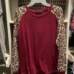 Long sleeve leopard top.